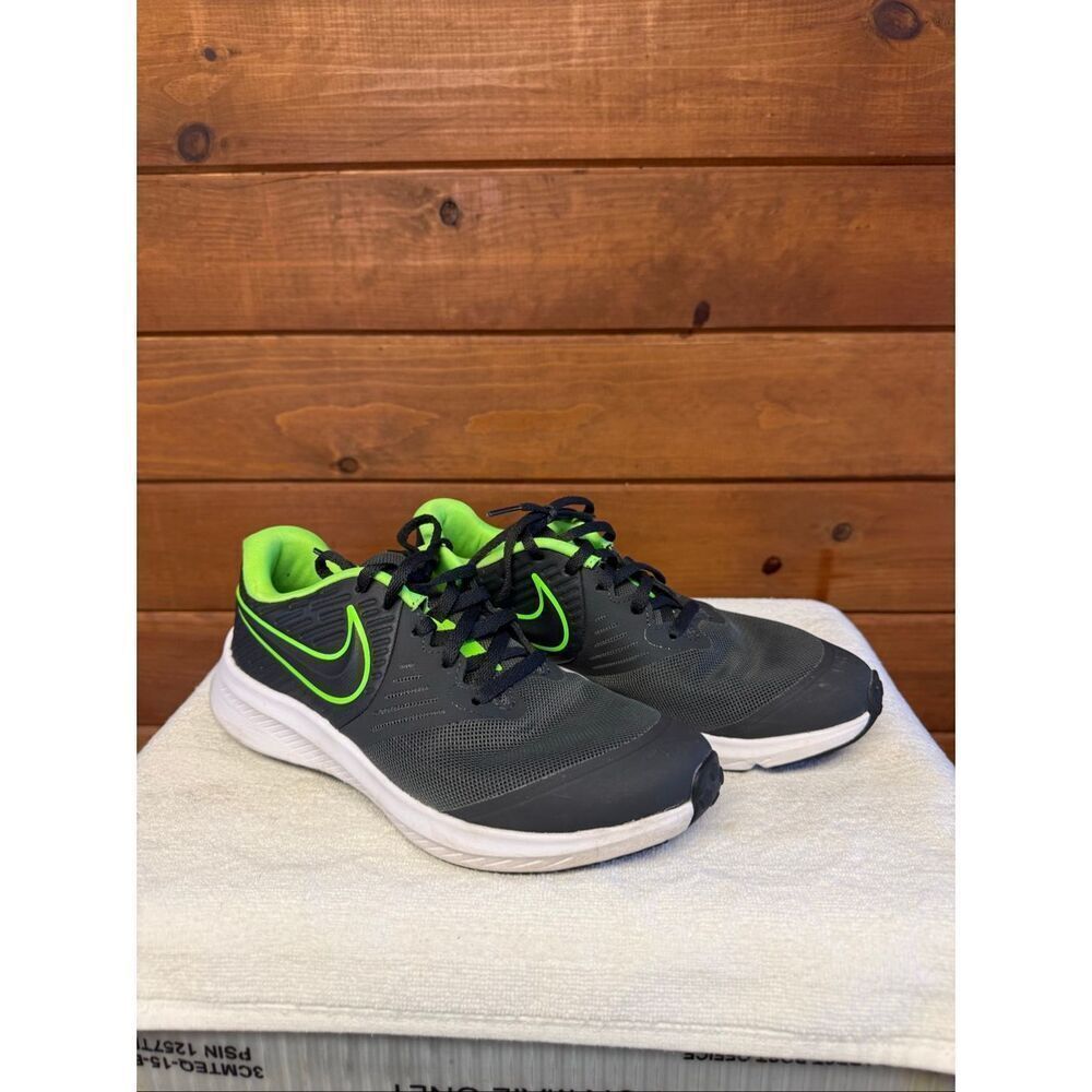 Nike Sz 6 Youth Star Runner 2 sneakers Anthracite/Electric Green AQ3542-004